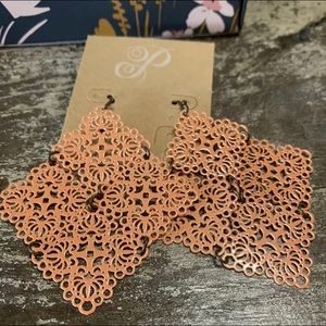 Plunder Linae Earring